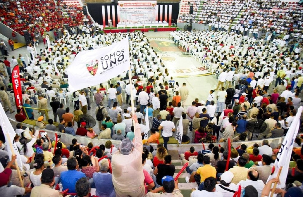 Integrantes del STPRM de Madero