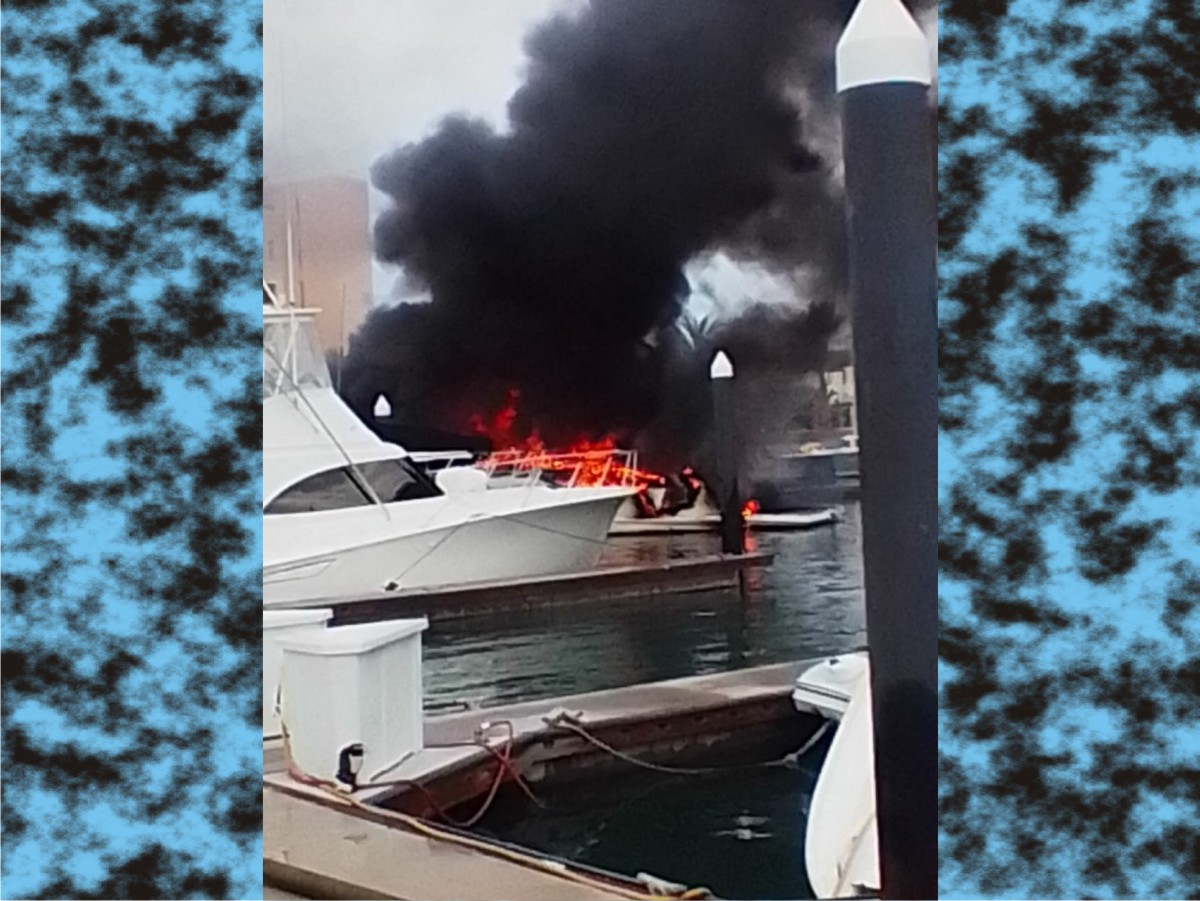 Se incendia un yate en La Paz