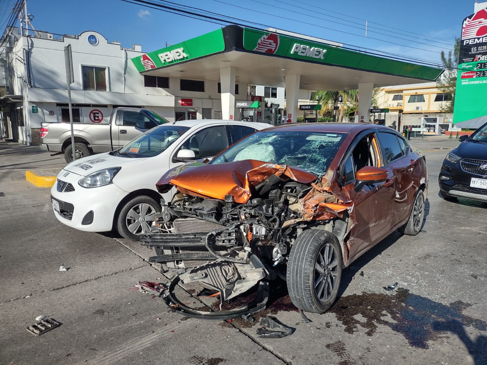 Joven chocó a 15 carros
