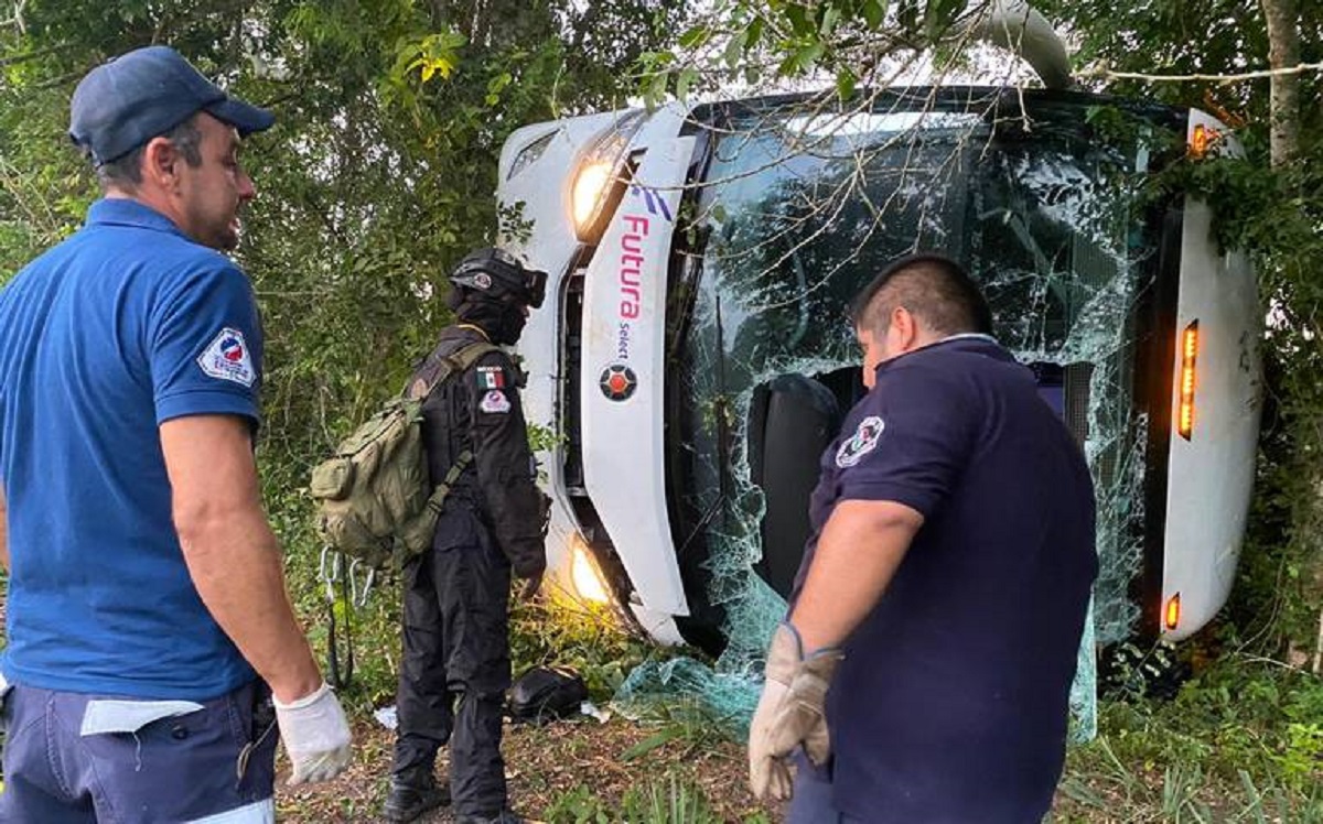 2 muertos y 33 heridos