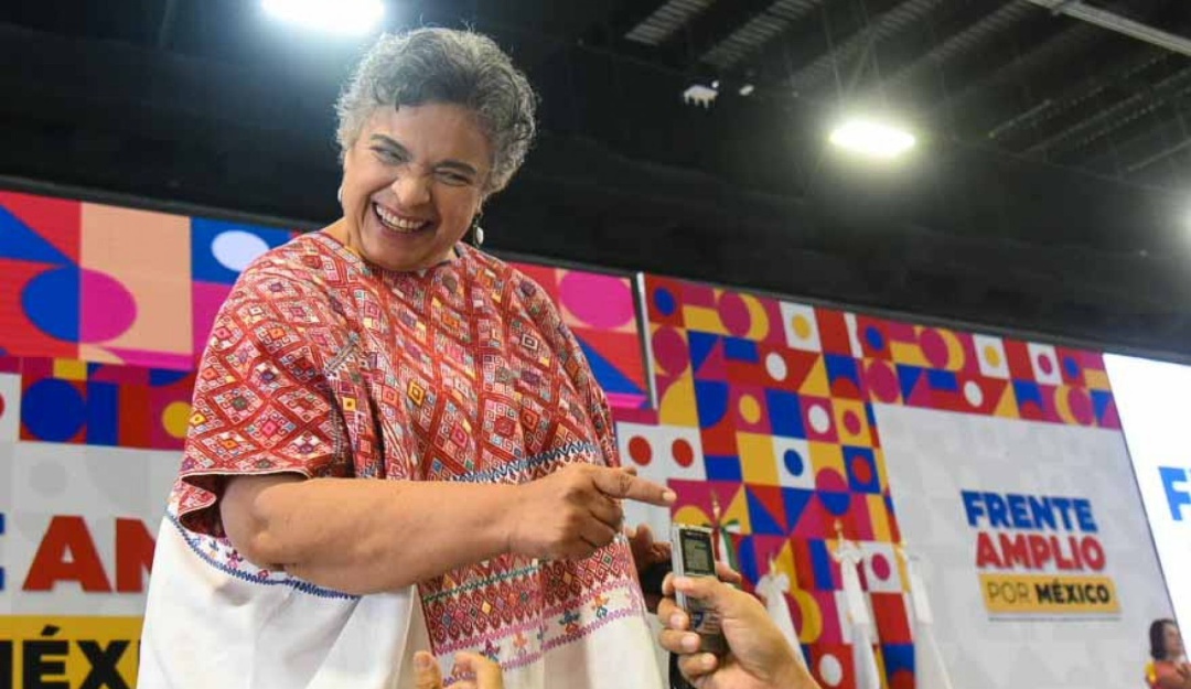 Beatriz Paredes reconoce desventaja en encuestas y deja comité del Frente Amplio por México definir cierre del proceso.