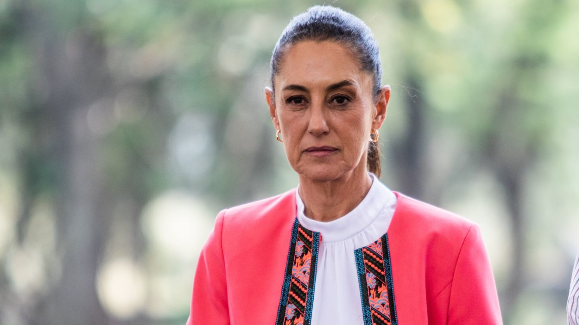 Gobierno de Colima pide a sus trabajadores denunciar presiones para entregar “moches” a la campaña de Sheinbaum.