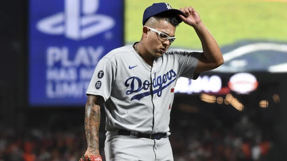 Baja administrativa Julio Urías