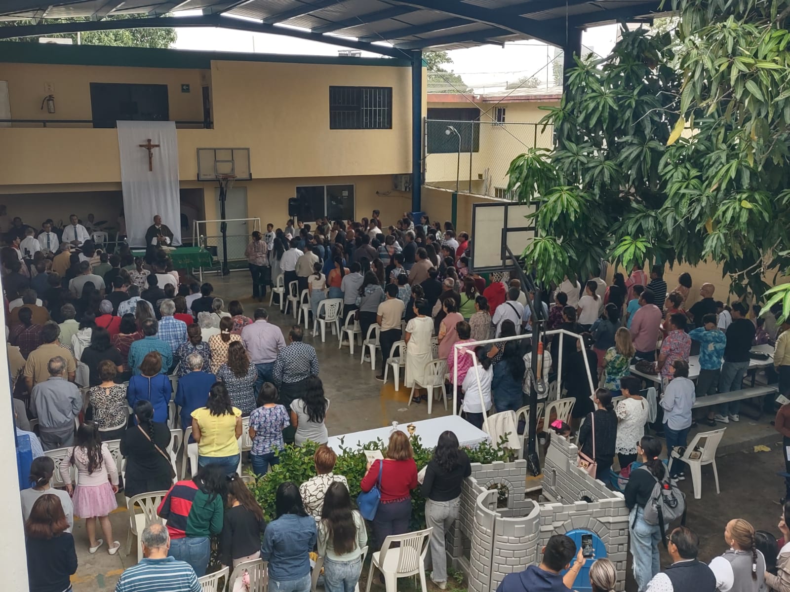 Reanudan misas ofrecidas