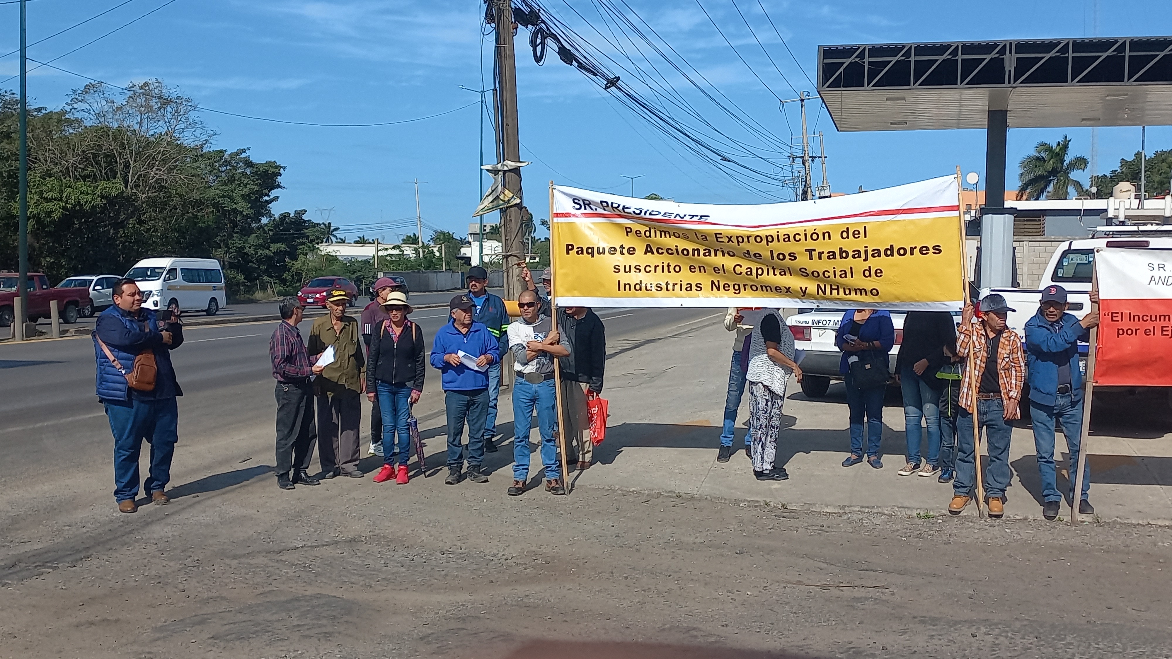 Extrabajadores de Hules Mexicanos