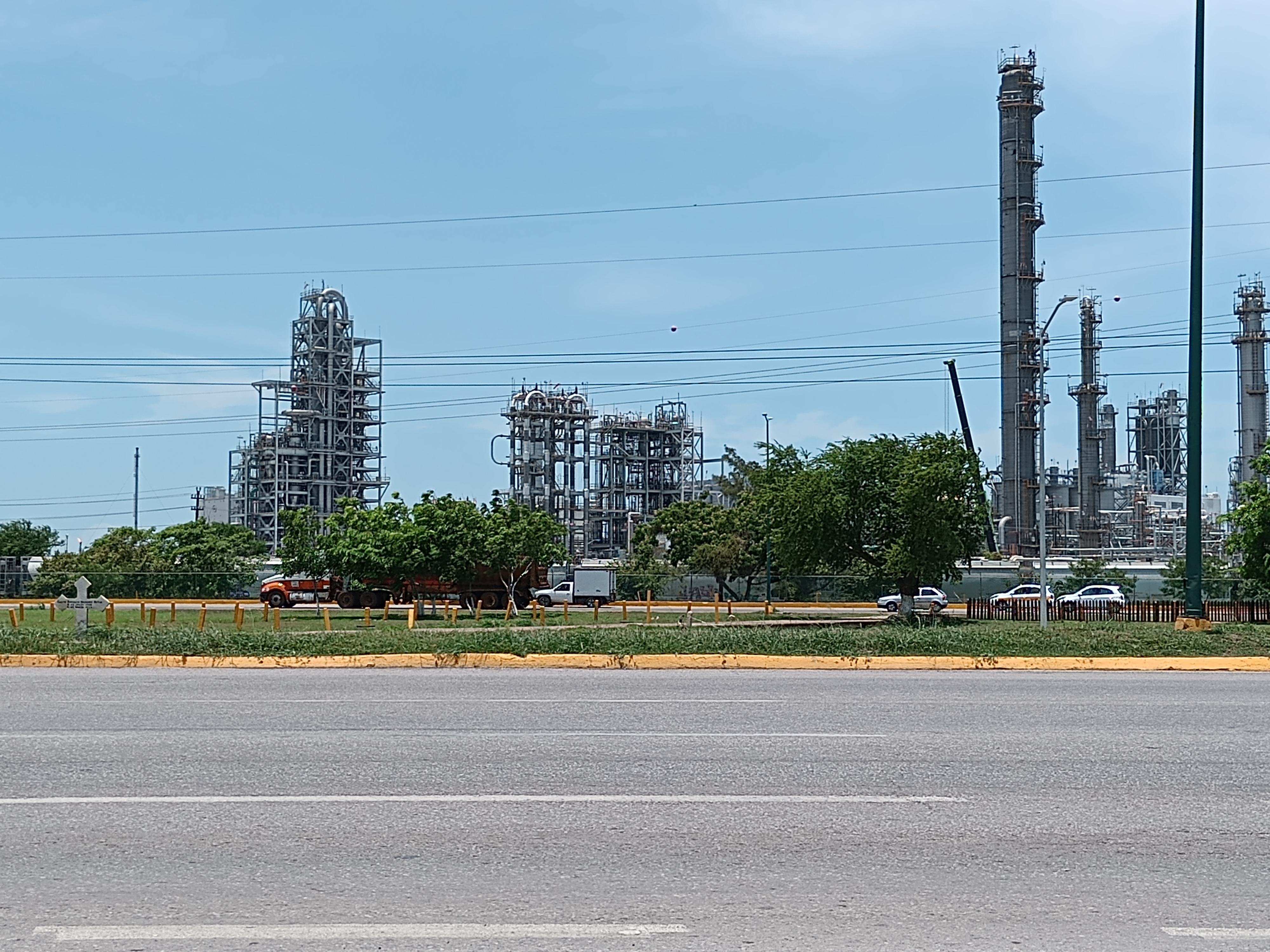 Petroquímicas de Altamira trabajan a 50%