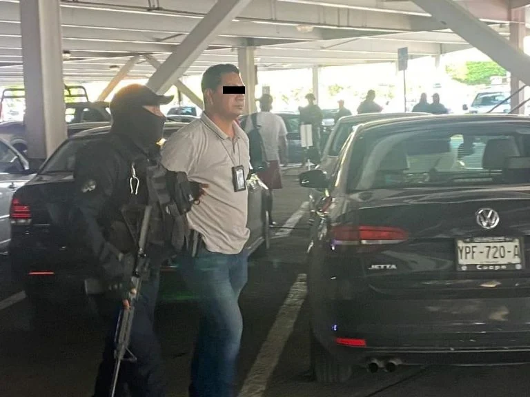 Colectivos exigen liberar a dos periodistas detenidos por la Secretaría de Seguridad Pública durante una balacera en Poza Rica.