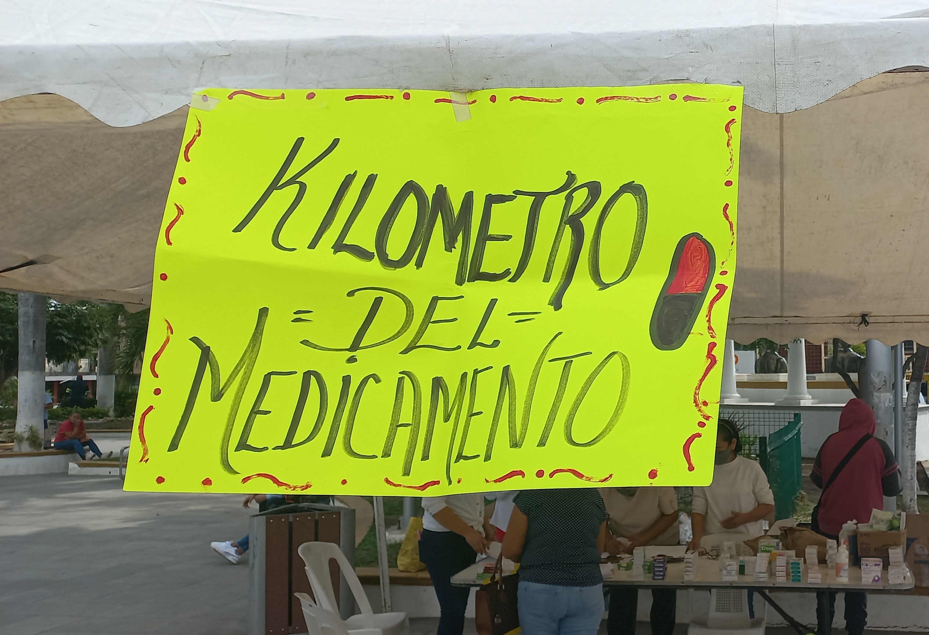 Realizan un “Kilómetro de Medicamento”