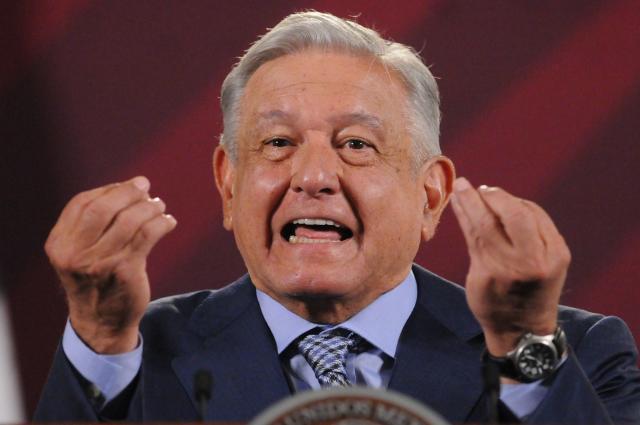 AMLO estalla contra la Marcha por Nuestra Democracia y respondió a las consignas de "dictador" y "narcopresidente".