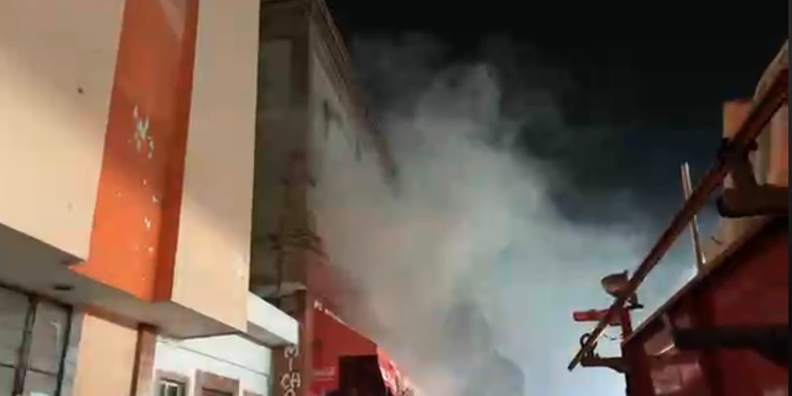 Incendio se registra en bodega