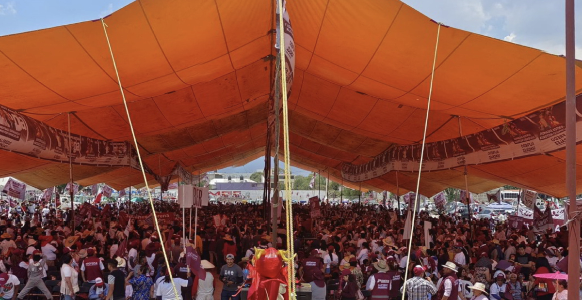 Caen lonas en cierres de campaña de candidatos de Morena en Xonacatlán e Ixtlahuaca; reportan varios lesionados.