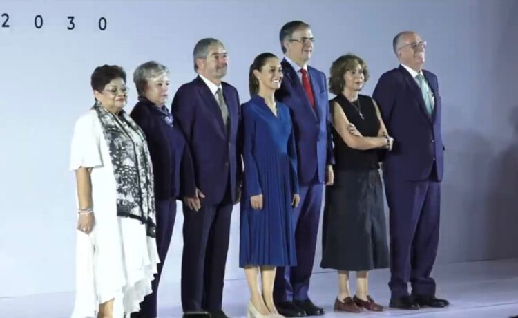 Este es, hasta ahora, el gabinete Claudia Sheinbaum. “Son mujeres y hombres de primera, me siento muy honrada de que hayan aceptado".