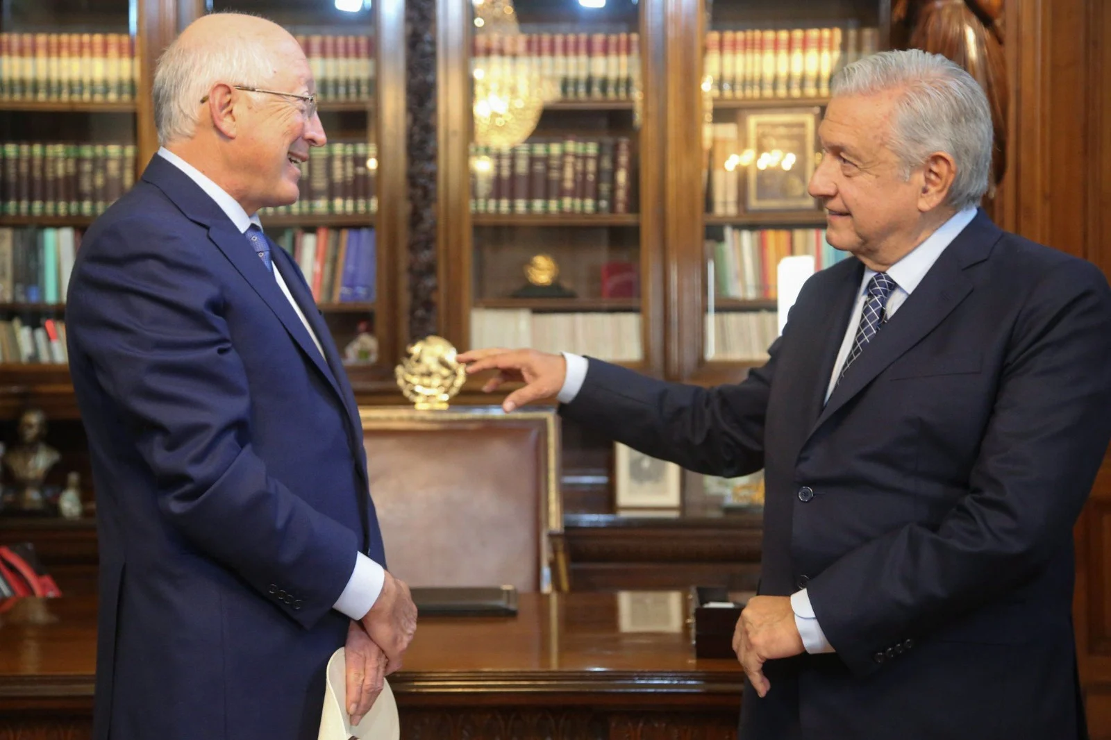 Desafortunada e imprudente declaración de Ken Salazar, embajador de EEUU, sobre reforma judicial, criticó López Obrador.