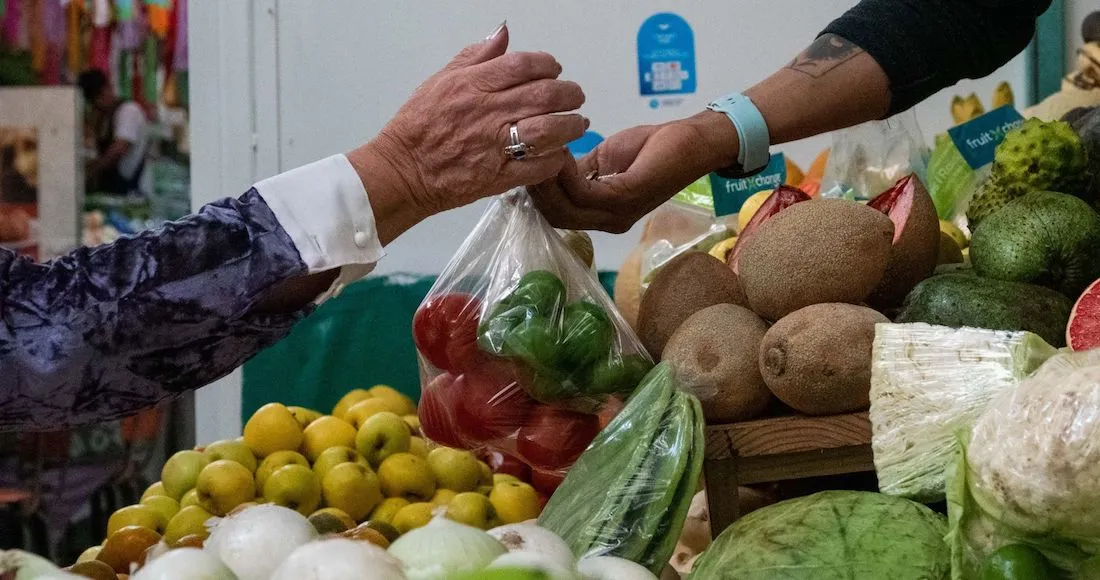 Inflación desacelera en agosto tras 5 meses al alza. El Índice Nacional de Precios al Consumidor mostró un alza de 0.01 por ciento.