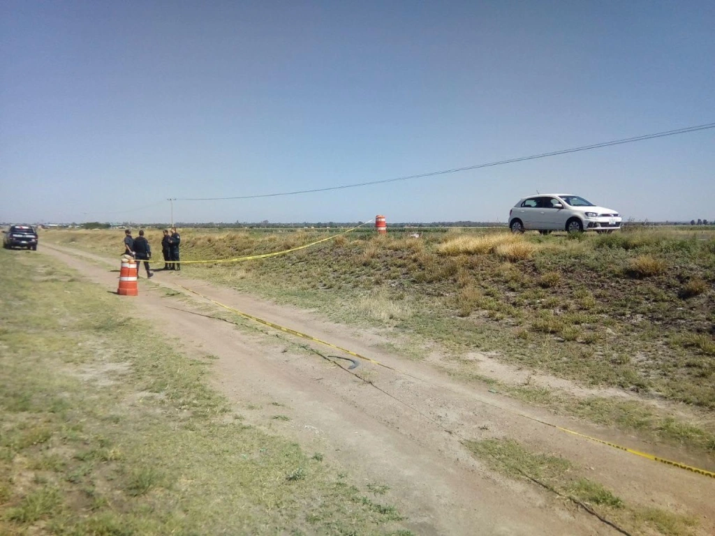 Encuentran cinco cuerpos decapitados en la carretera Ojuelos-San Luis en Jalisco. La Guardia Nacional actuó ante el reporte de automovilistas.