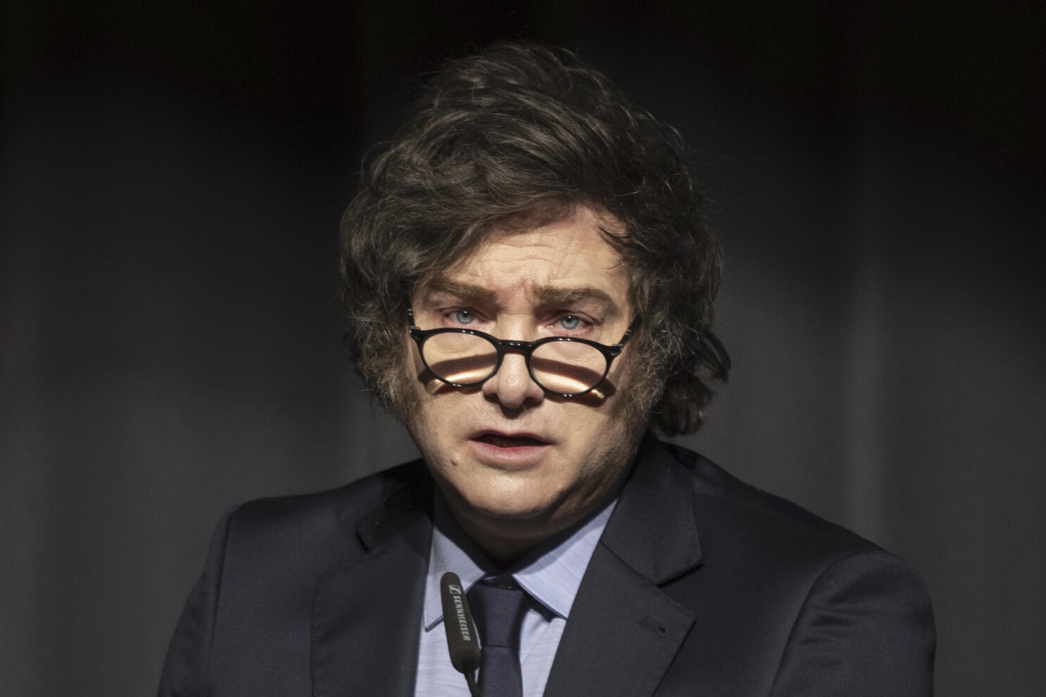 Denuncian penalmente a Milei por presunta estafa con criptomonedas. El presidente argentino acumula más de cien denuncias en su contra.