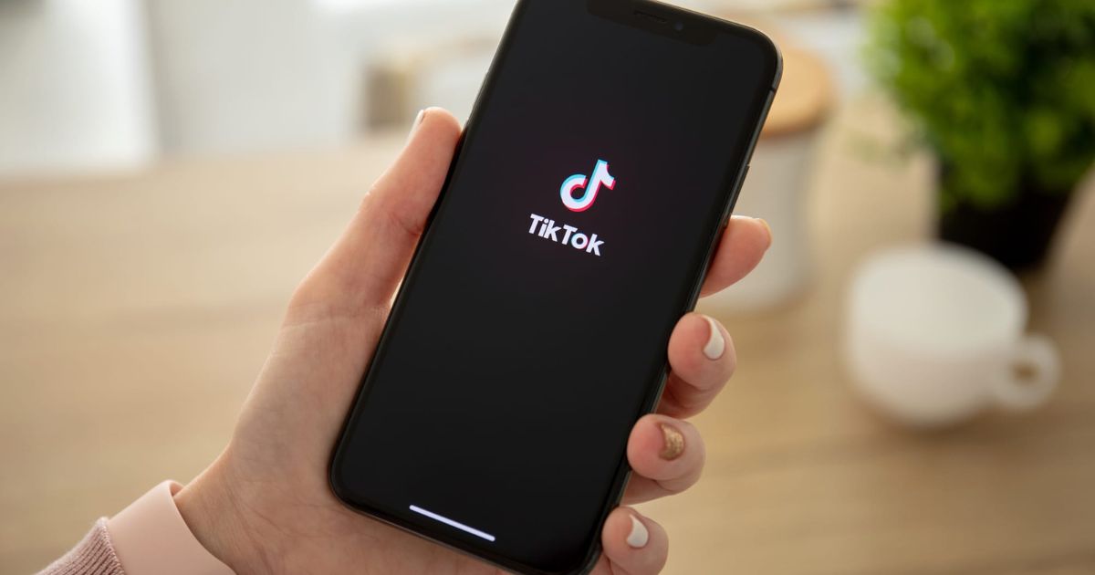 Estudio del Colmex revela cómo el narco utiliza TikTok para el reclutamiento de jóvenes con hashtags como #4letras o #trabajoparalamaña.