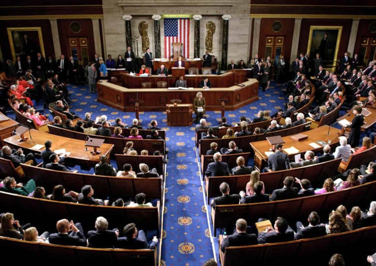 Impuesto de 3.5% a remesas fue aprobado por Cámara Baja de EEUU. Embajador de México celebró la reducción del monto que se tenía contemplado.