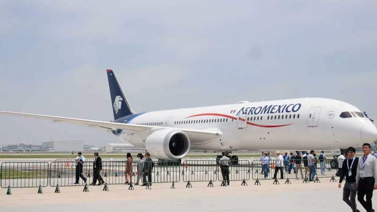 IATA urge a México y EEUU a resolver disputa aérea. “No hay razón para que rechacen los vuelos”: Claudia Sheinbaum.